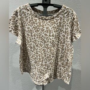 Old Navy animal shirt, size L 100% cotton